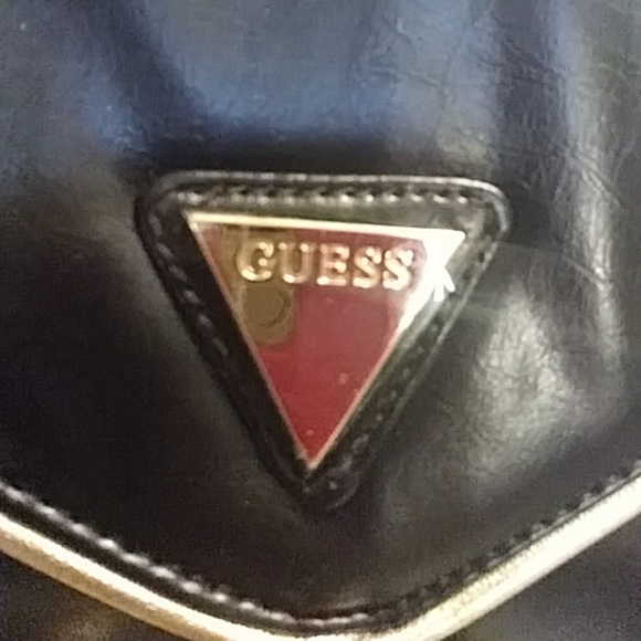 🔥 NEW GUESS faux leather clutch - Picture 2 of 3